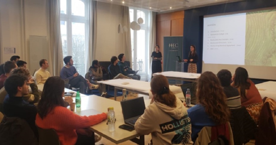 Academie HEC Paris 2023: a classroom with 20 HEC Paris students attending a class on biodiversity