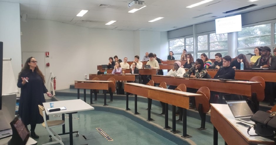 Cours de l’hydrologue Emma Haziza avec l'Académie 2023 d'Etienne Krieger à HEC Paris