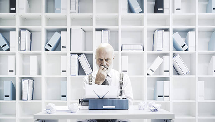 old man writing stokkete-AdobeStock_cover